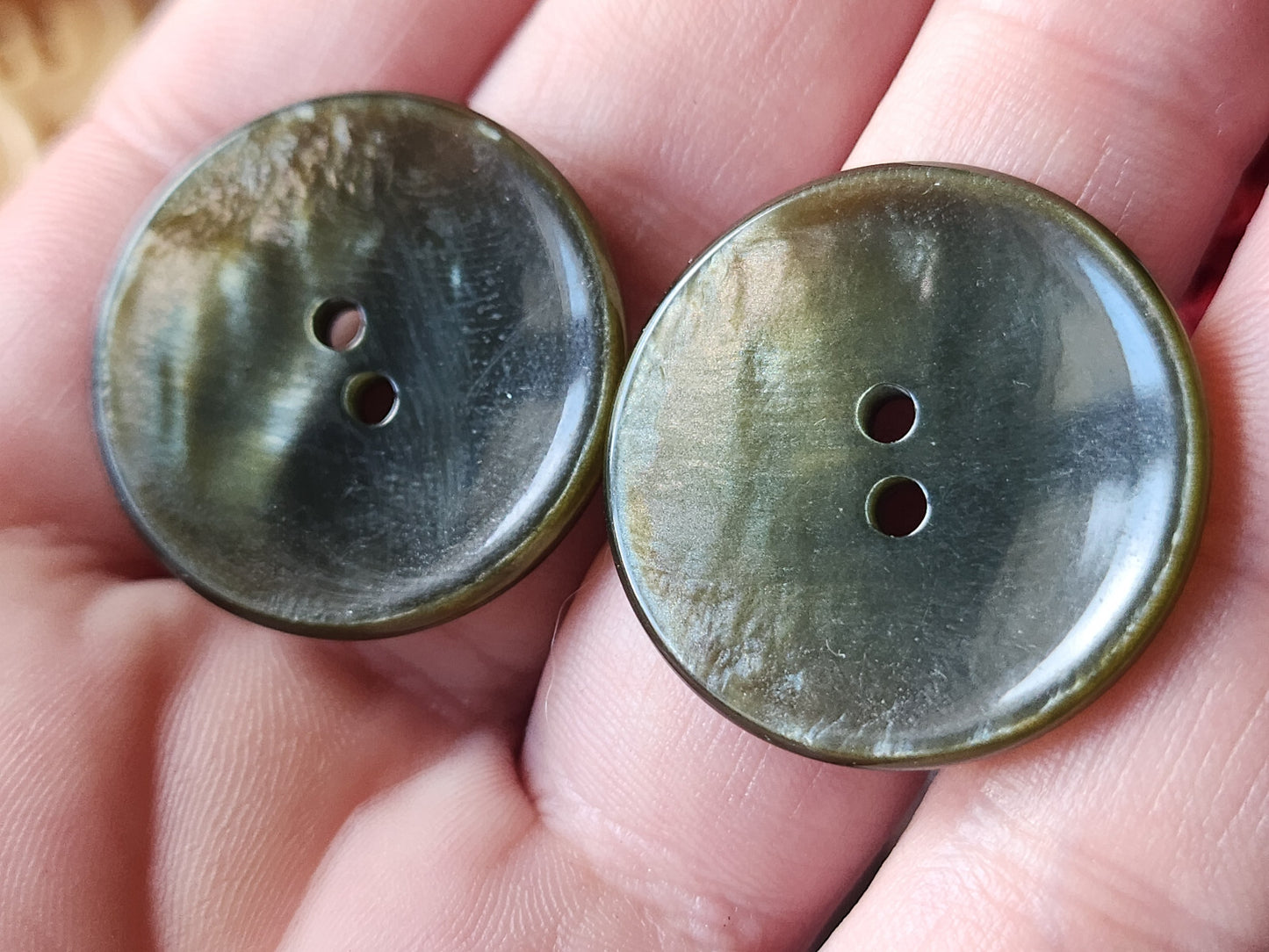 Lot 6 gros boutons vintage vert nacré reflet 2,8 cm leger ref 2643