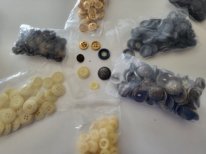 Gros lot boutons fond d'atelier triés 5 kilos propre 75 modeles listinG en photo