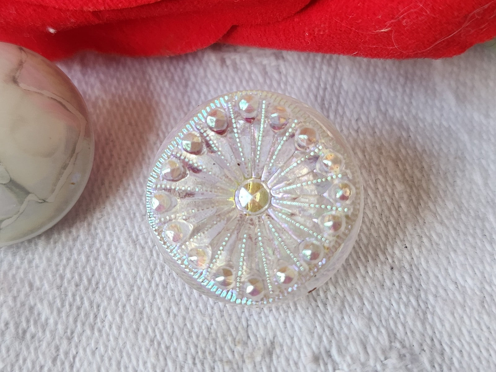 Duo boutons anciens en verre transparent blanc 1,8 cm G16A