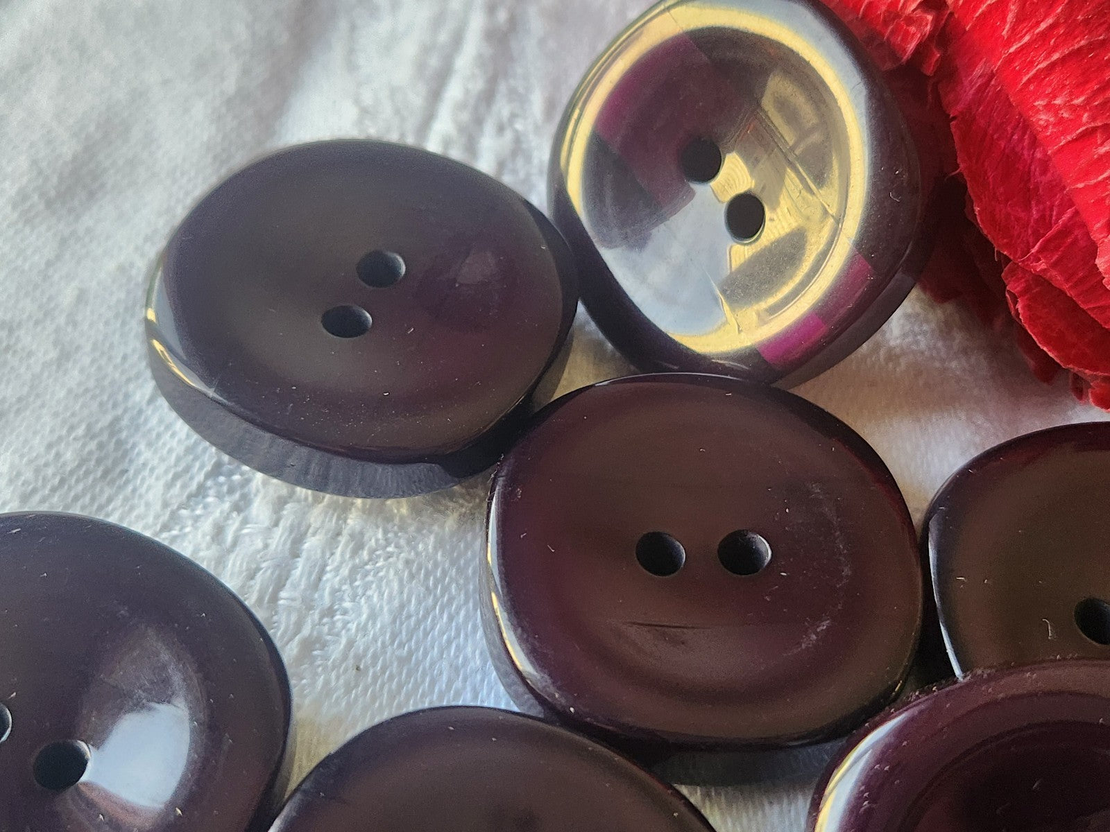 Lot 6 gros boutons vintage violet épais à trous 2,7 cm ref 3761