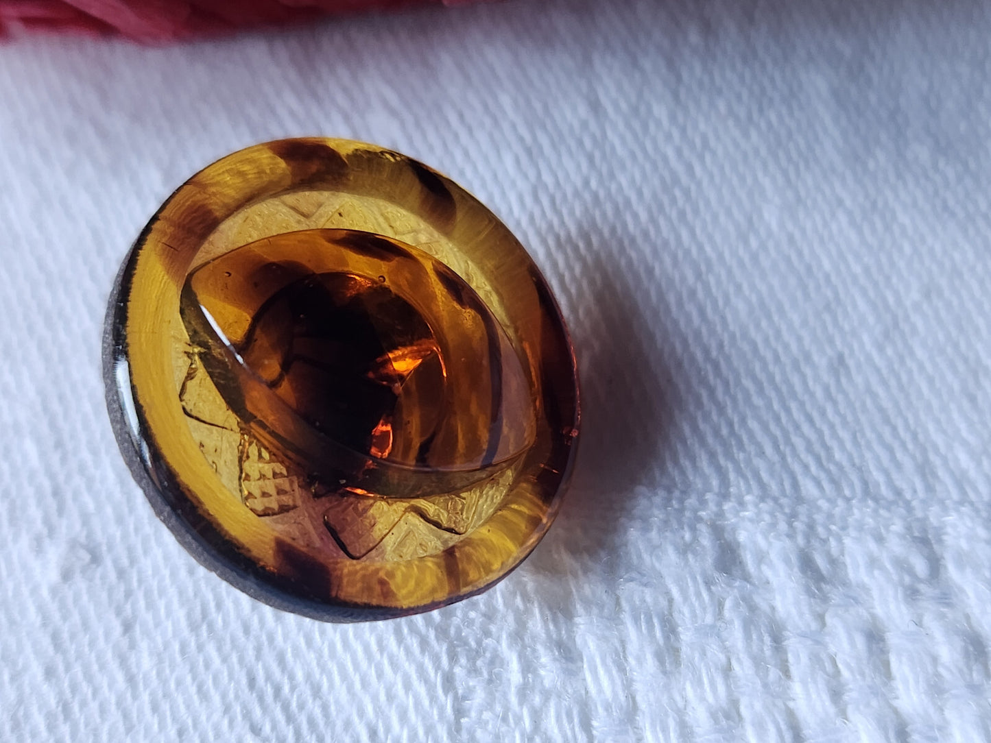 Bouton ancien en verre marron effet ecaille pied 2,2 cm G8J
