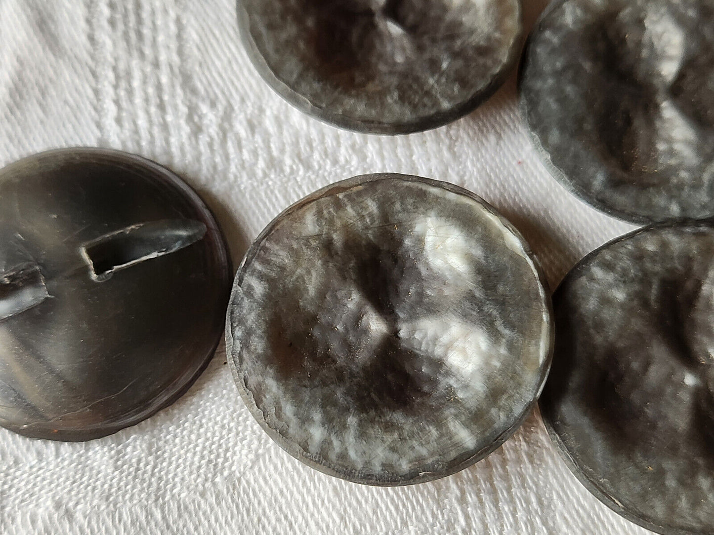 Lot 6 gros boutons vintage gris effet martelé  pied 3,3 cm manteaux ref 864