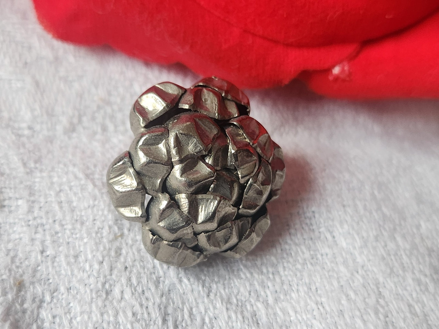 Bouton vintage métal argenté originaux main 2 cm D16E