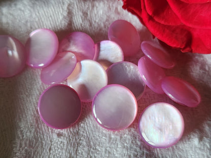 lot 6 boutons anciens en nacre rose lisse pied  1,2 cm ref 471