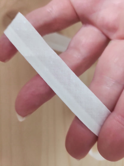 Biais blanc rouleau vintage centaines de mètres  sur 1,5 cm A4