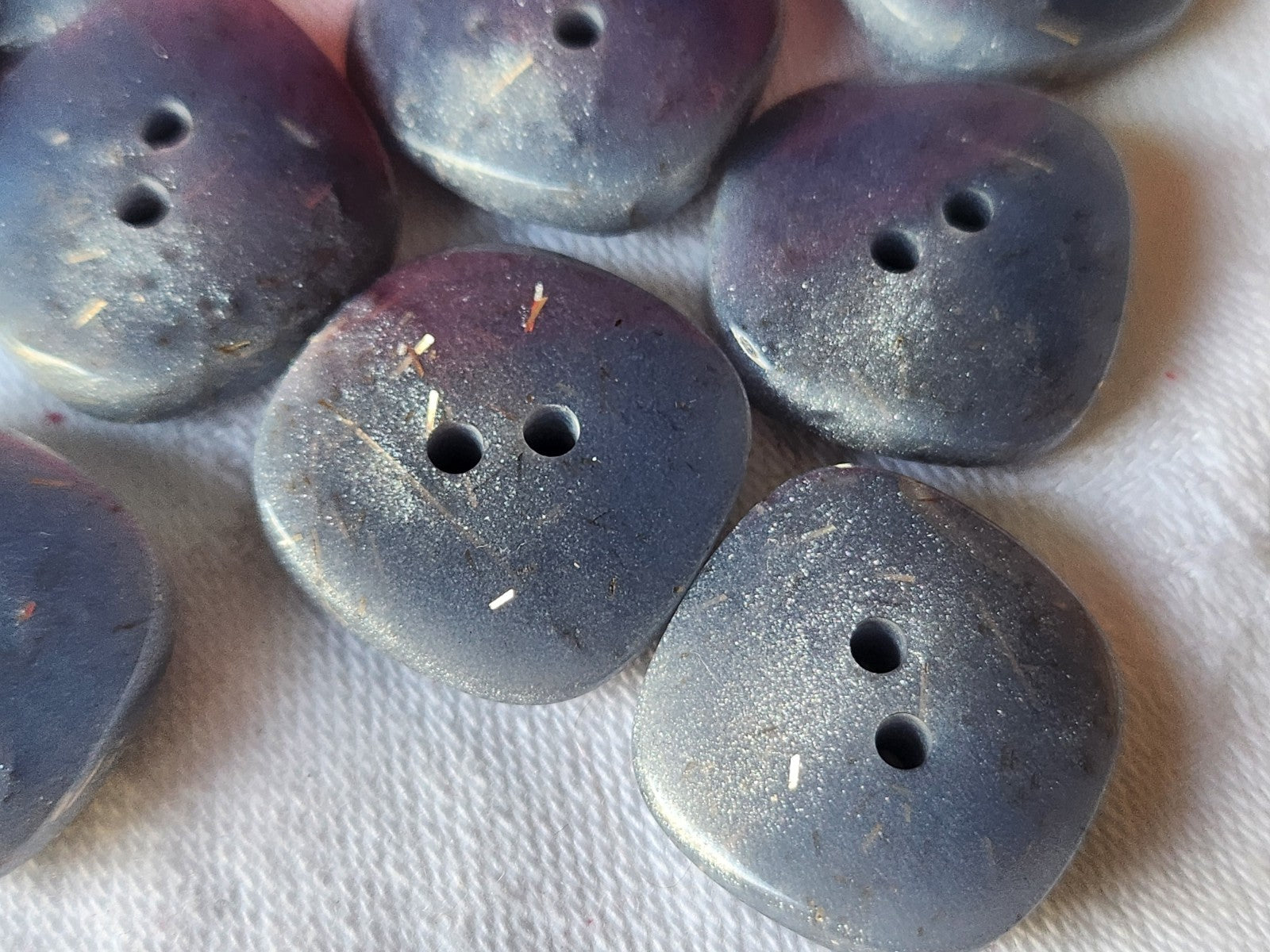 Lot 6  boutons vintage bleu paillette carré trous 1,9 cm ref 3933
