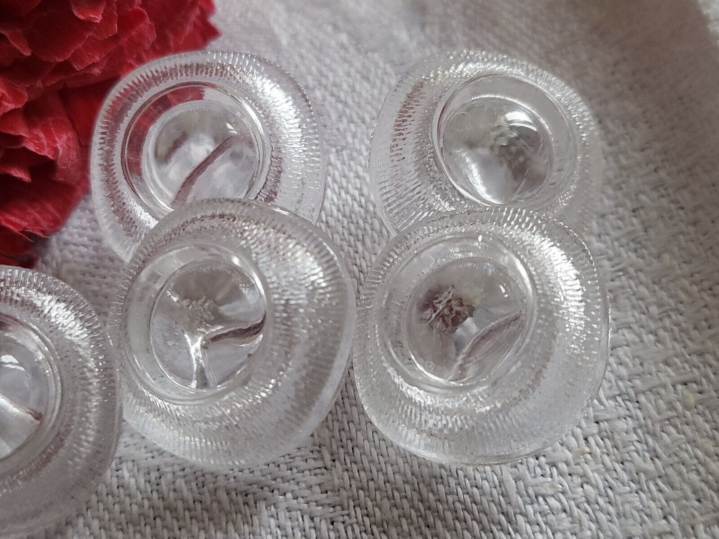 Lot 5 boutons ancien en verre transparent motif haut à pied  1,7 cm ref 5258