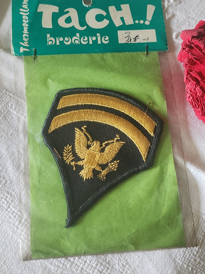 Ancien patch vintage thermocollant armée broderie customisation 