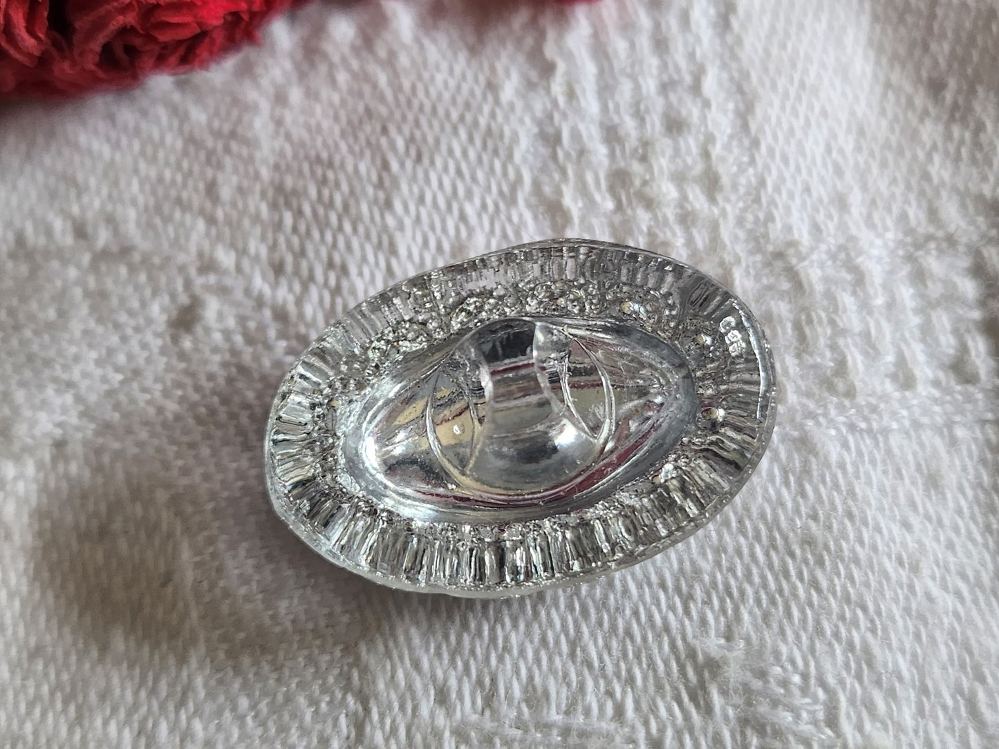 Bouton vintage en verre argenté ovale 1,6 sur 2,3 cm G7R