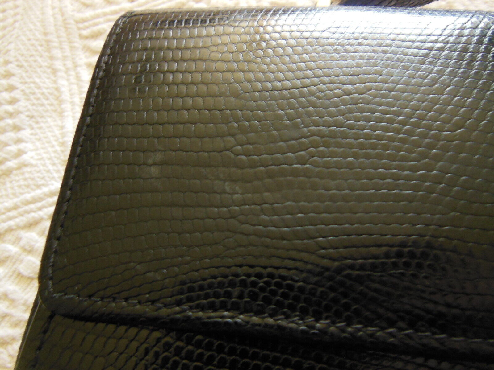  Ancien sac à main noir effet peau belle qualité 