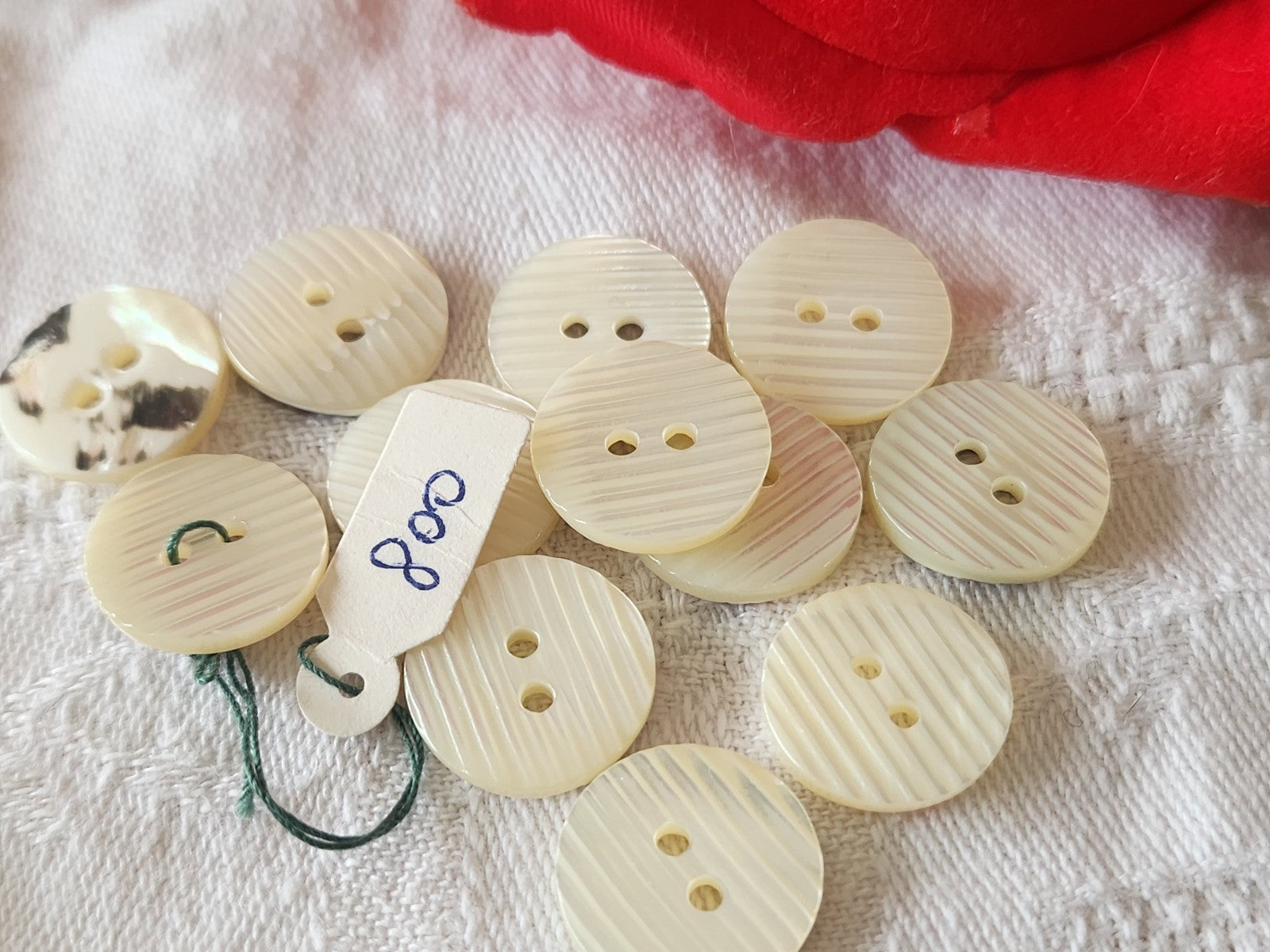 Lot 10 boutons vintage en nacre blanc strié 1,5 cm ref 3958