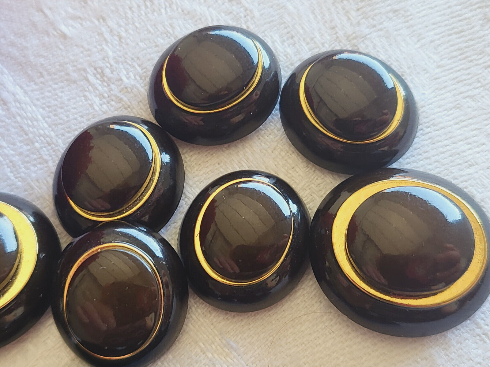 Lot 10 boutons vintage marron panaché  1,6 sur 1,7 et 2,4 sur 2,6 cm ref 617