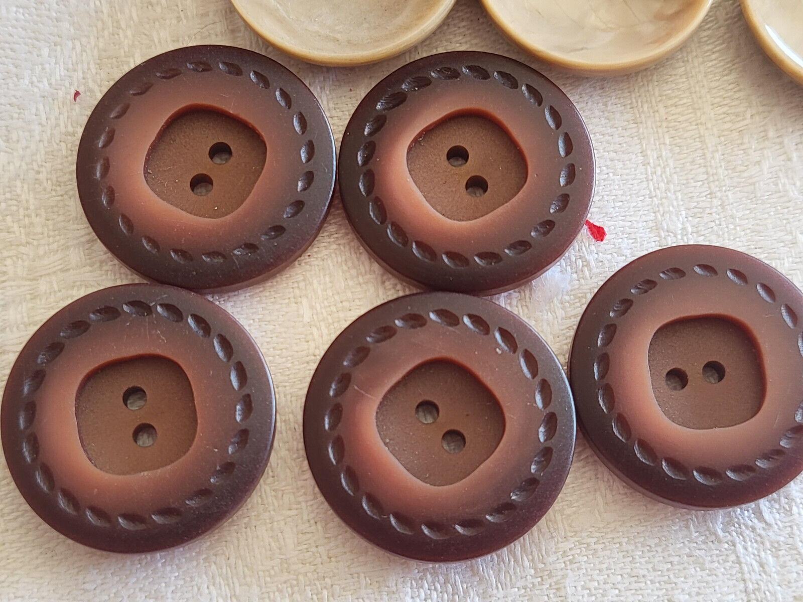 lot 11 boutons vintage rmarron 2  series diamètre 2,2  cm ref 3362