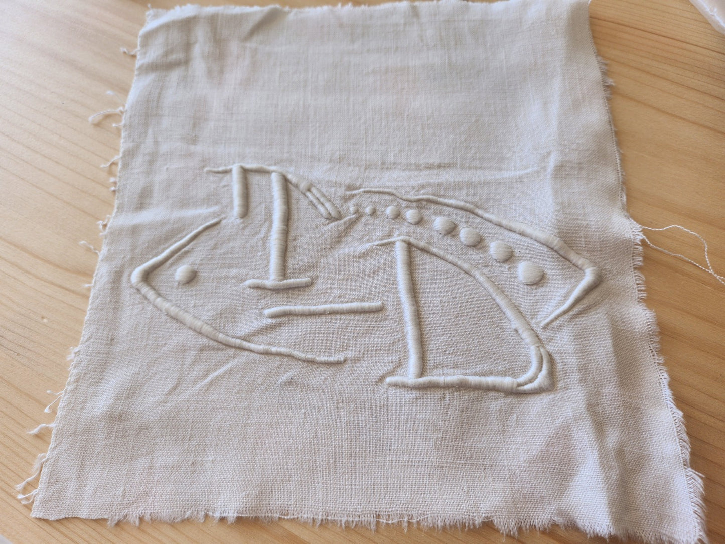 Grand monogramme de drap  ancien TD  10 cm sur 18,5 cm T8