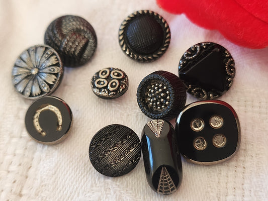 Lot 10 boutons anciens en verre argenté noir  panaché 0,8 à 1,4 cm ref 6091