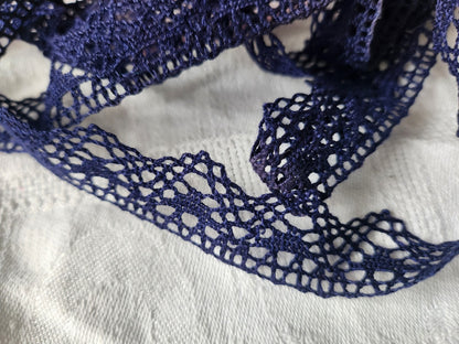 Dentelle vintage bleu foncé coton  3 métres sur 2 cm A3