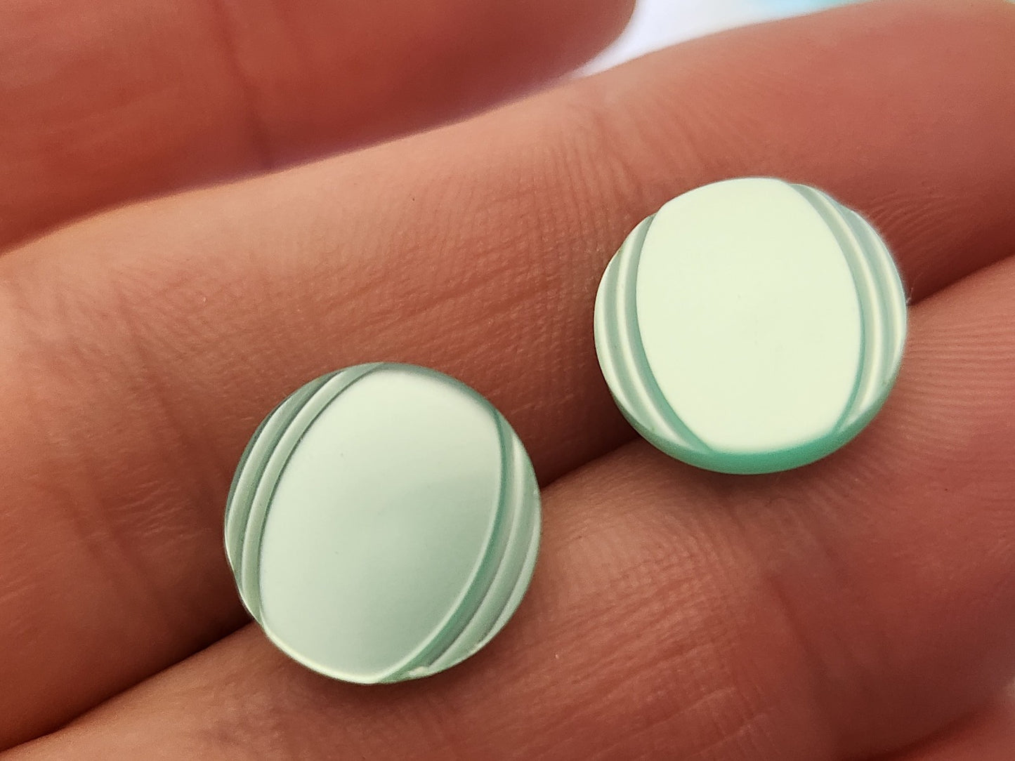 Lot 20 petits boutons vintage à pied vert d'eau bleu 1,3 cm  lumineux ref 4920