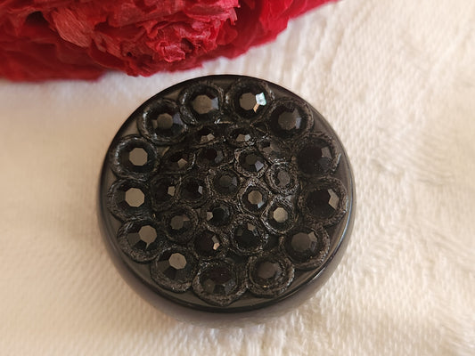 Bouton vintage parurier collection resine strass noir bijoux  2,6 cm ref 0090