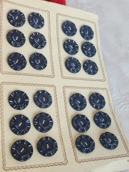 plaque lot 24 boutons anciens en verre bleu peint trous 1,2 cm ou 12 mm