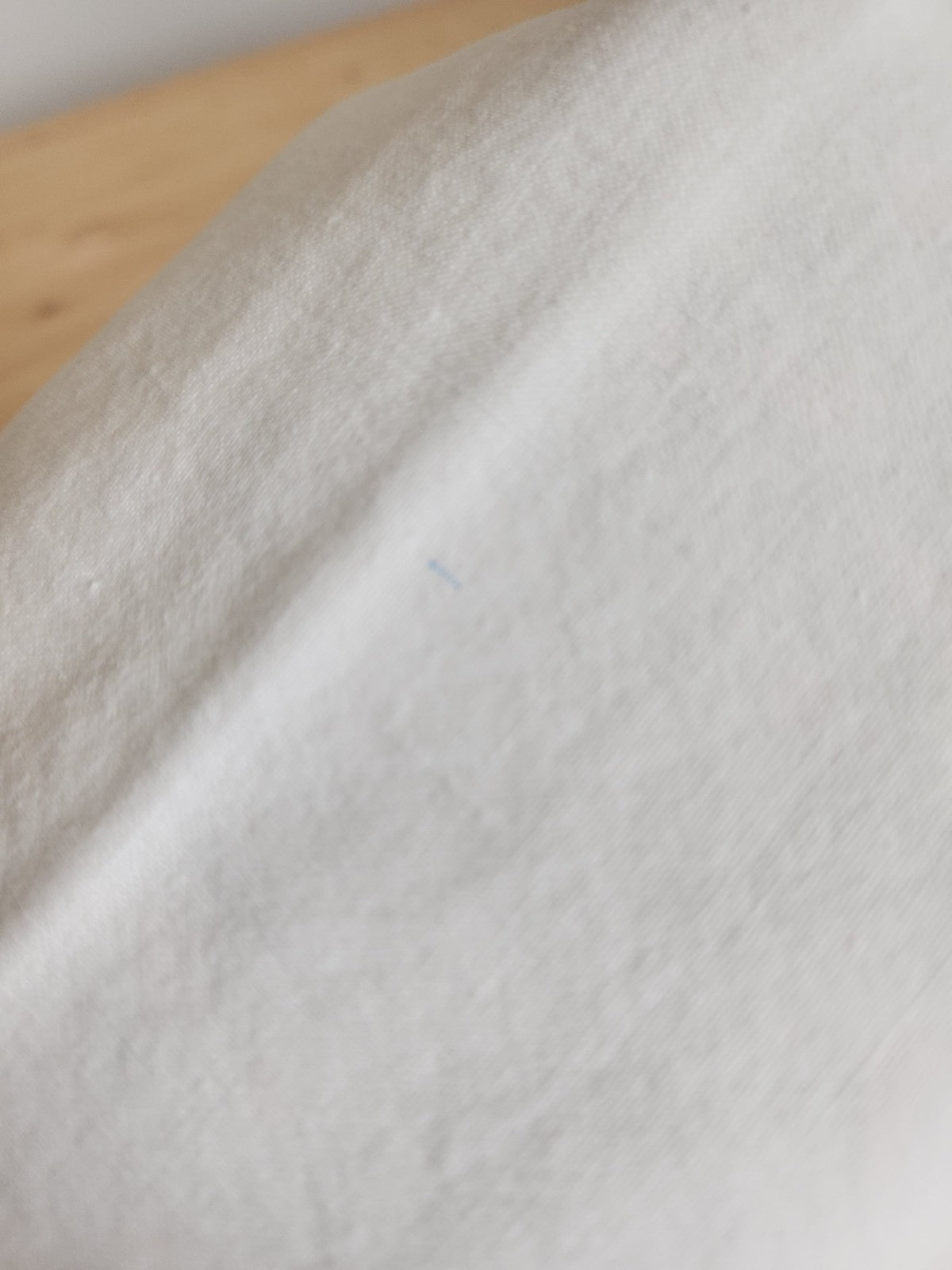Ancienne petite nappe broderie bougie anniversaire thé 75 sur 76,5 cm