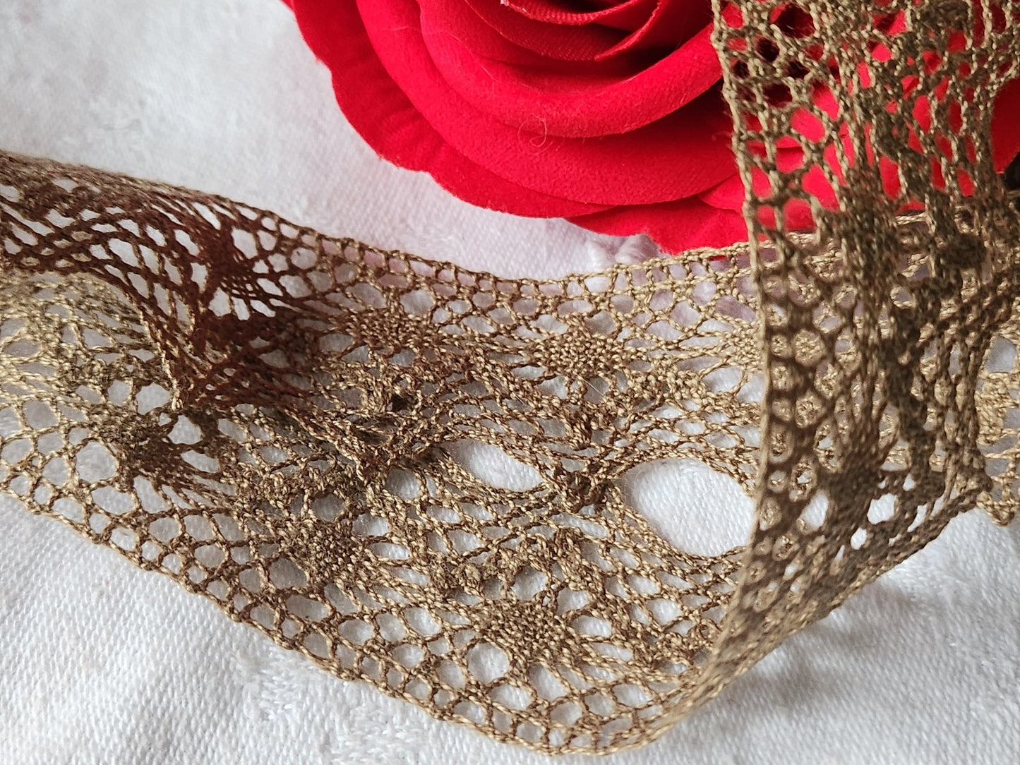 Dentelle vintage marron  coton 3 métres sur 3 cm A6
