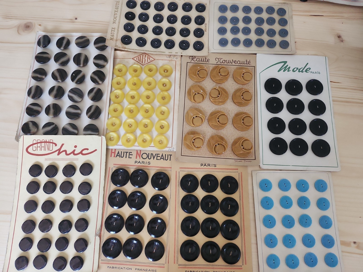 Lot 10 plaques de boutons anciens complétes n°1