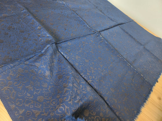 Ancien coupon de tissu bleu foncé 91 cm sur une hauteur de 66 cm B4