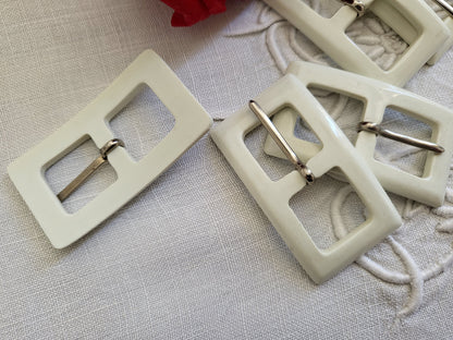 Duo boucles de ceinture vintage créme 2,8 sur 5,1 cm  ME4-10