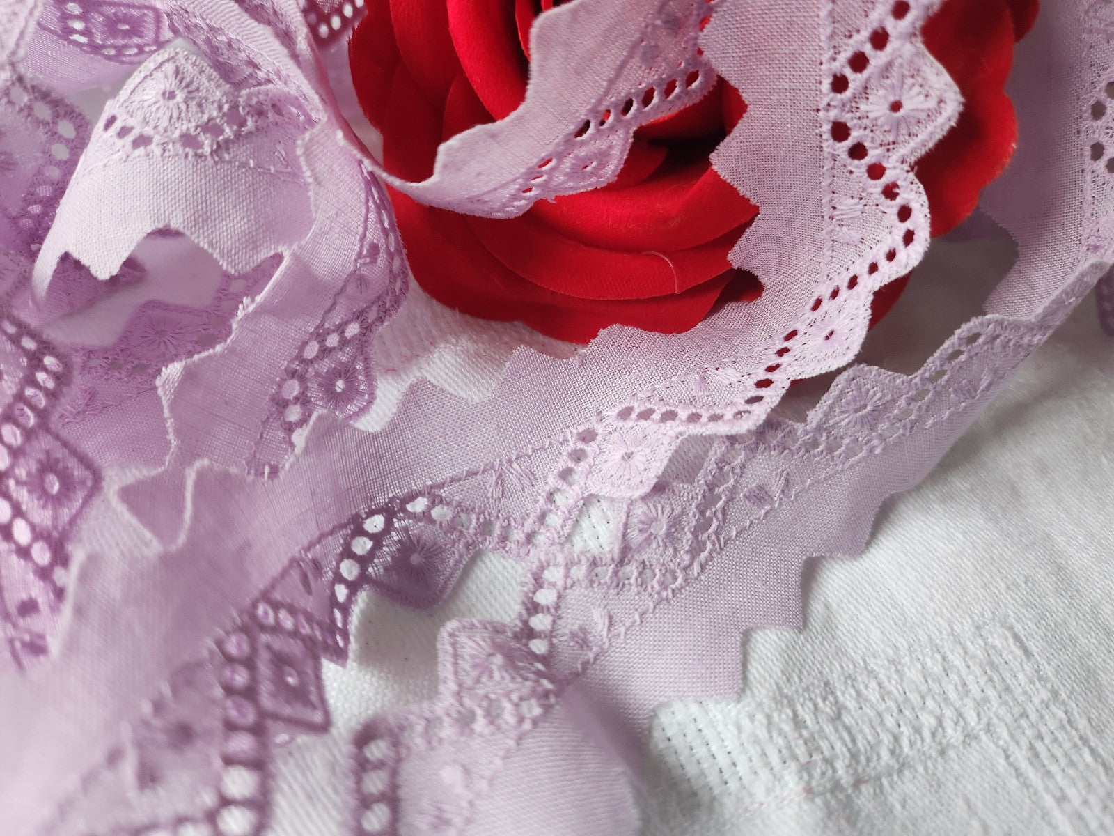 Galon vintage violet lilas festons bordure 2 métres sur 2,5 cm A2
