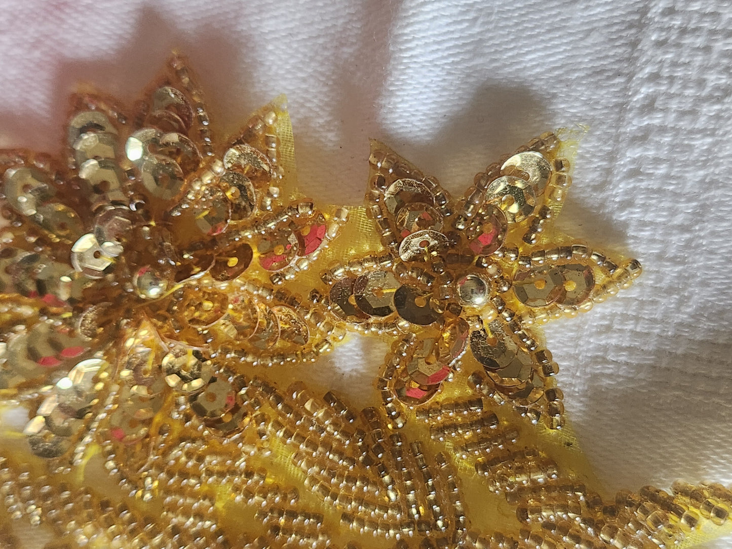 Grosse broderie perlé or vintage  ornement application 16 cm T1