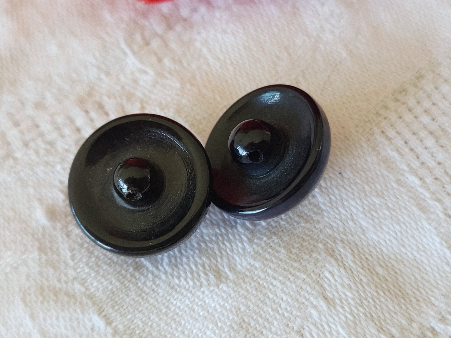 Duo boutons vintage parurier collection resine strass noie et bleu 1,7 cm G2B