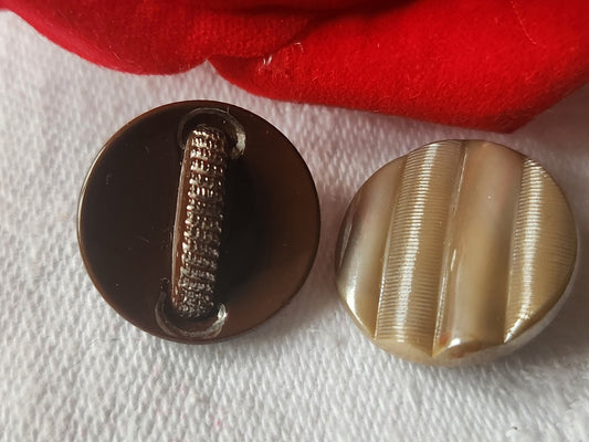 Duo boutons anciens en verre marron travaillé vintage 1,7 et 1,8 cm D9A