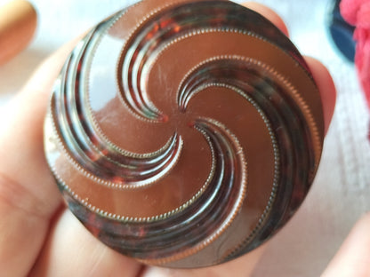 Enorme bouton ancien en celluloid mordoré 5,3 cm ou 53 mm ref 1275
