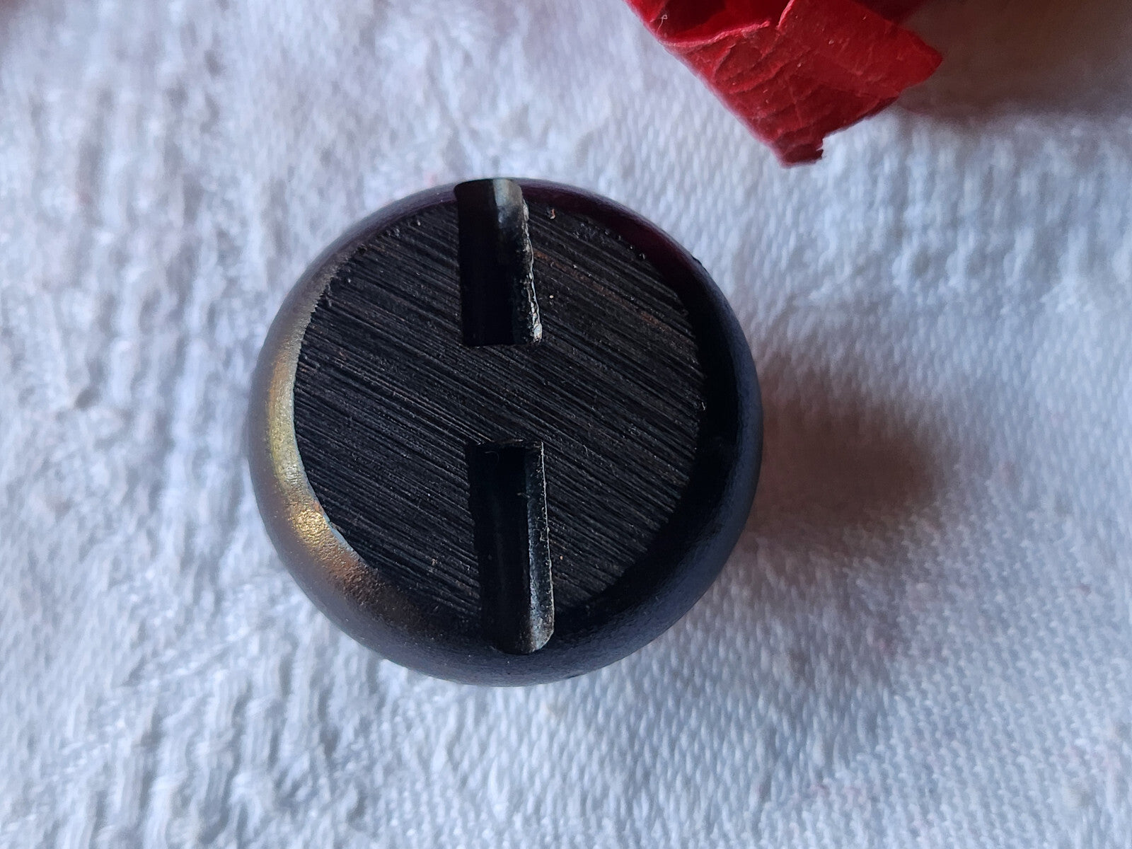 Volumineux  bouton  marron  passementerie vintage resine  pied 2,6 cm ref 407