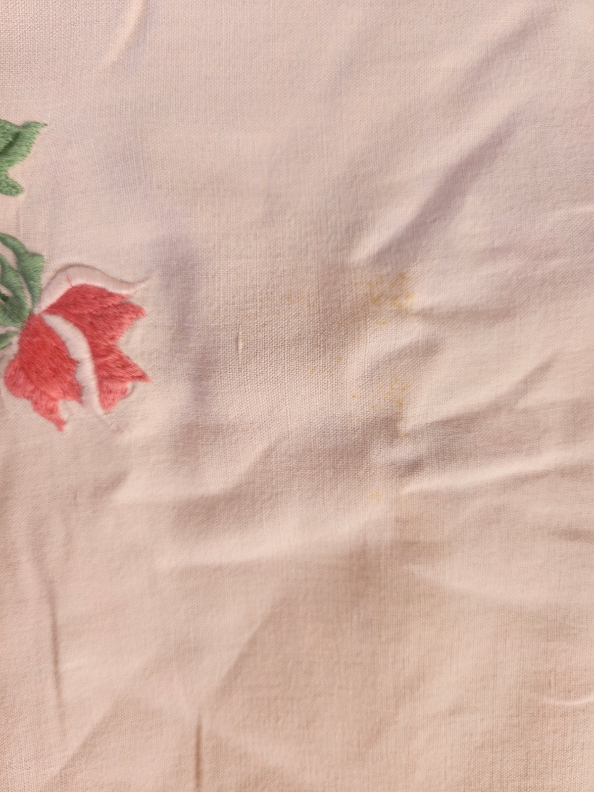 Monogramme ancien HK retour de drap rose brodée jour B7