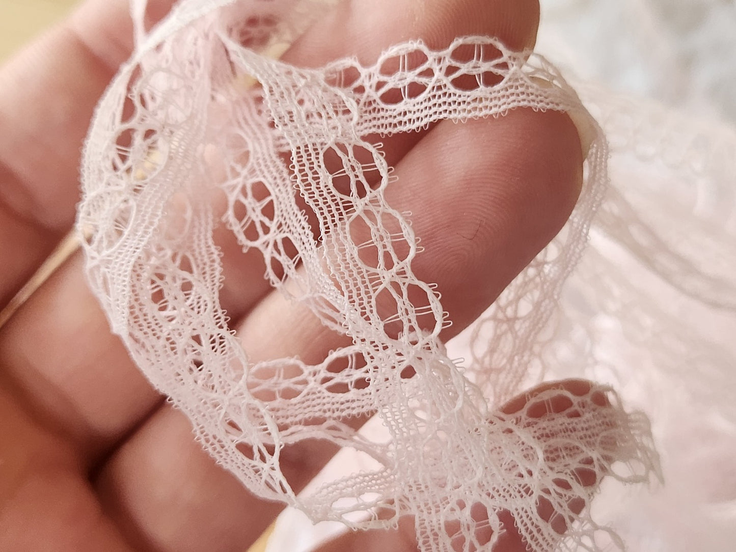 Délicate dentelle ancienne rose clair 8 mètres sur 0,7 cm A5