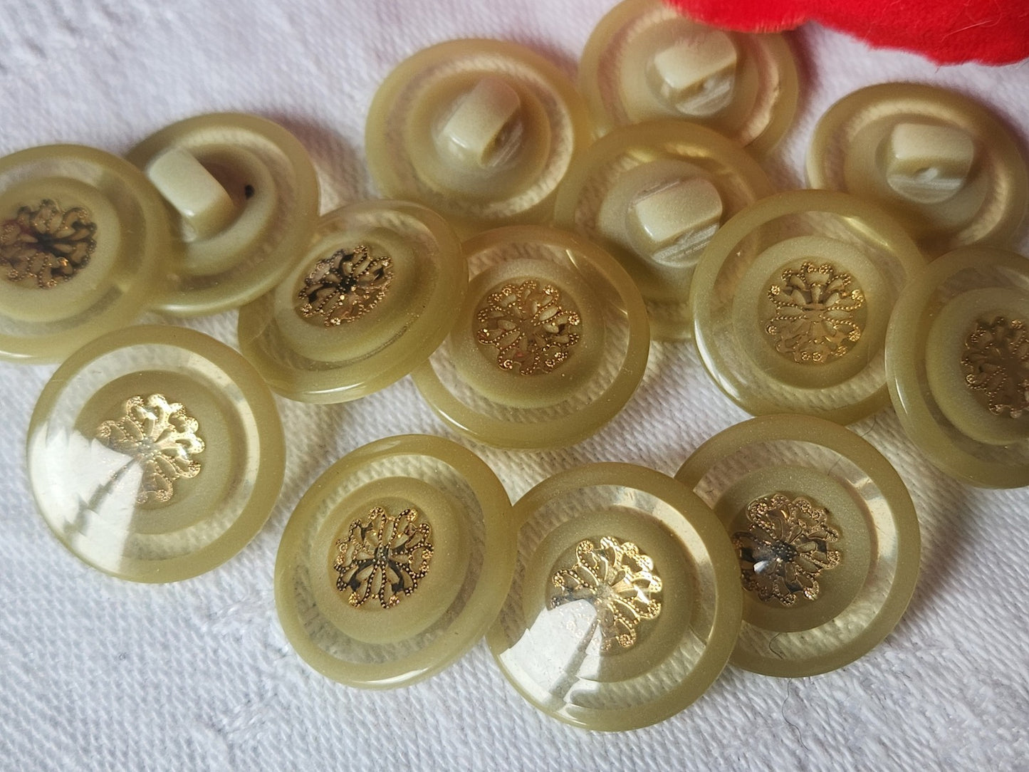 Lot 14 boutons vintage vert inclusion doré à pied 1,7 cm ref 2008