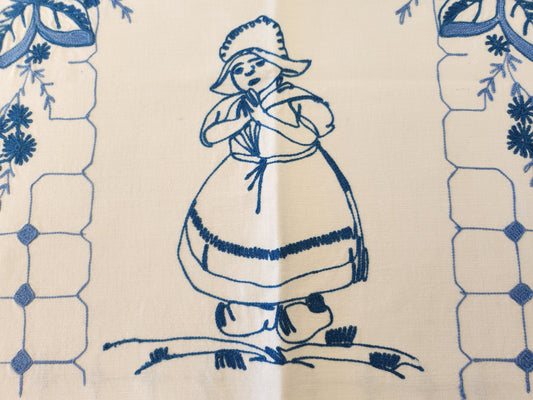 Ancien cache torchon broderie jeune fille priant superbe B8