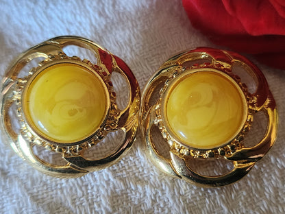 Duo boutons vintage métal coeur jaune moucheté 2,6 cm lourd doré G11T