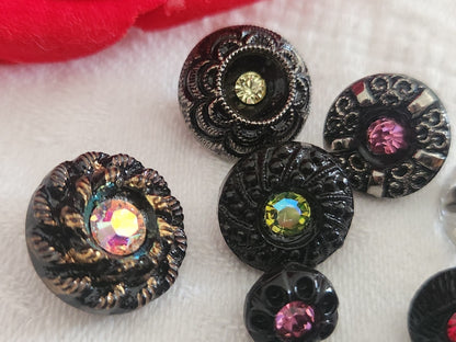 Lot 10 boutons vintage en verre strass panaché ancien 0,7à 1,5 cm ref 6357