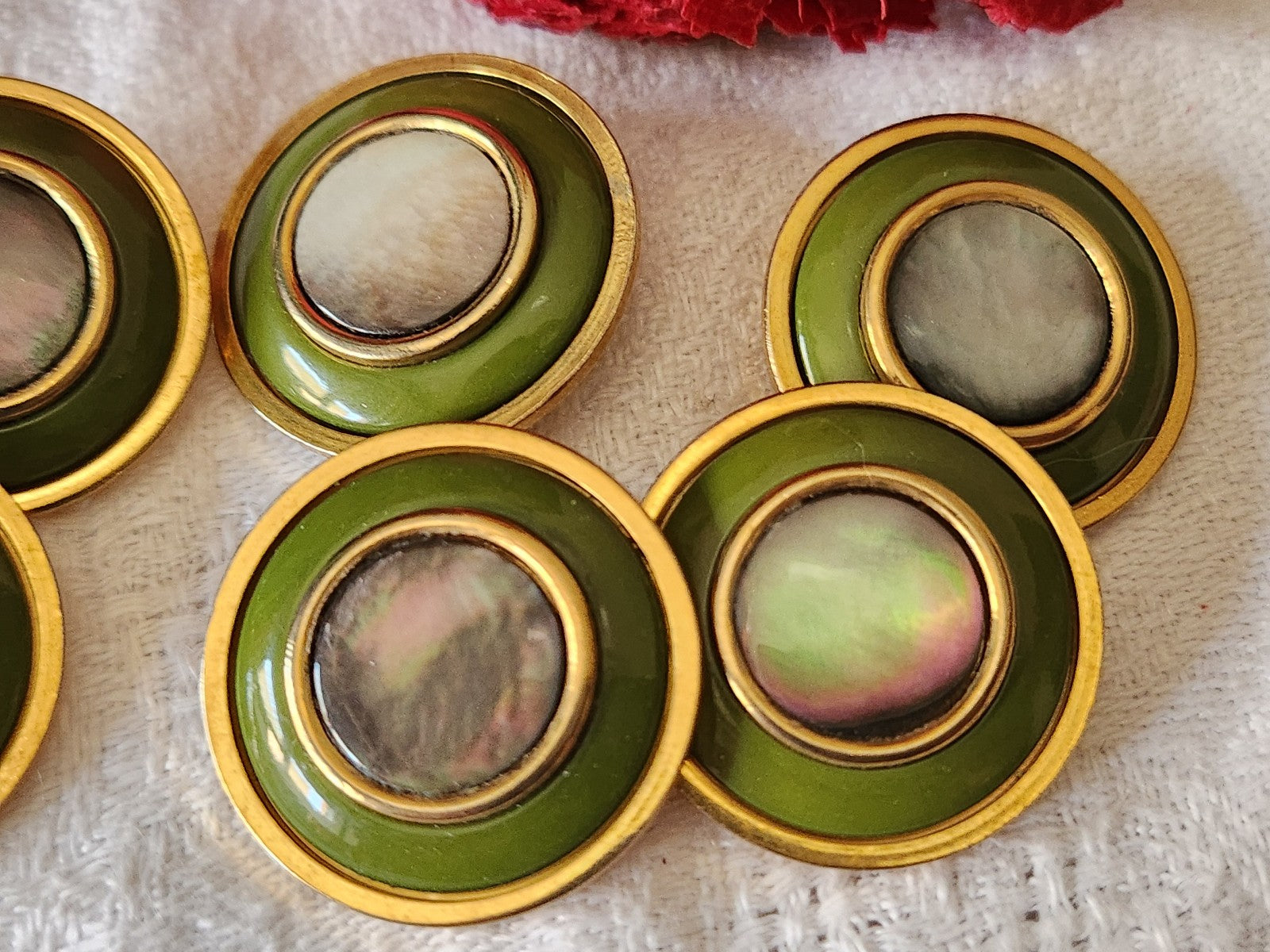 Lot 6 boutons anciens en metal coeur en nacre vert 2,4 cm ref 3359
