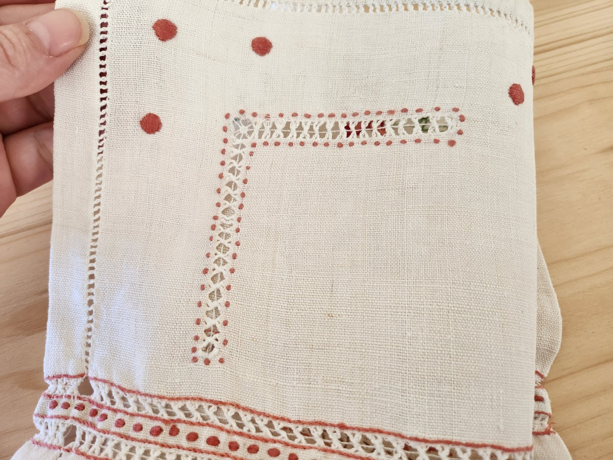 Superbe napperon ancien fil tiré ajouré broderie rose 49 sur 34,5 cm B8