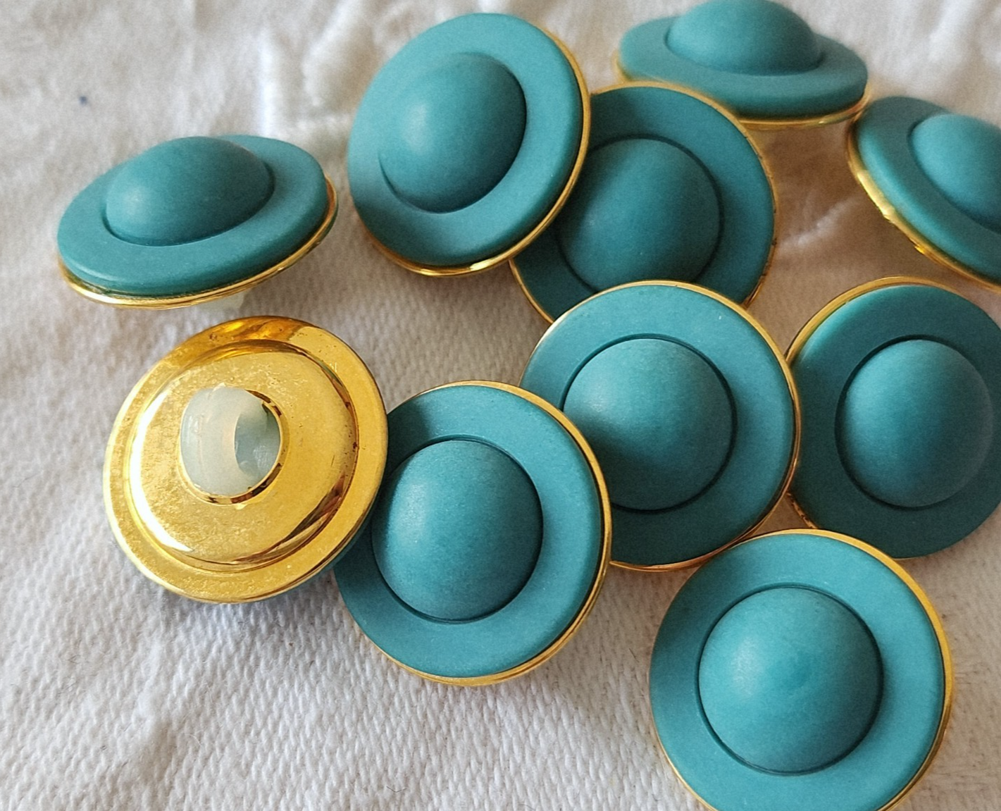 Lot 9 boutons vintage  bleu mat turquoise monture metal 1,7 cm ref 5979 pied