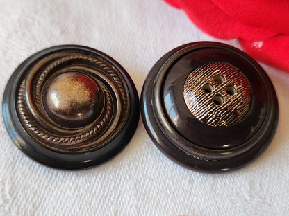 Duo gros boutons vintage marron ornement métal pied 2,9 et 3 cm D8F