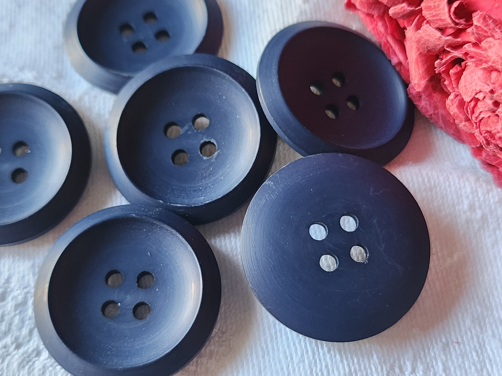 Lot 6 boutons vintage bleu mat à trous 2,7 cm gros ref 3545