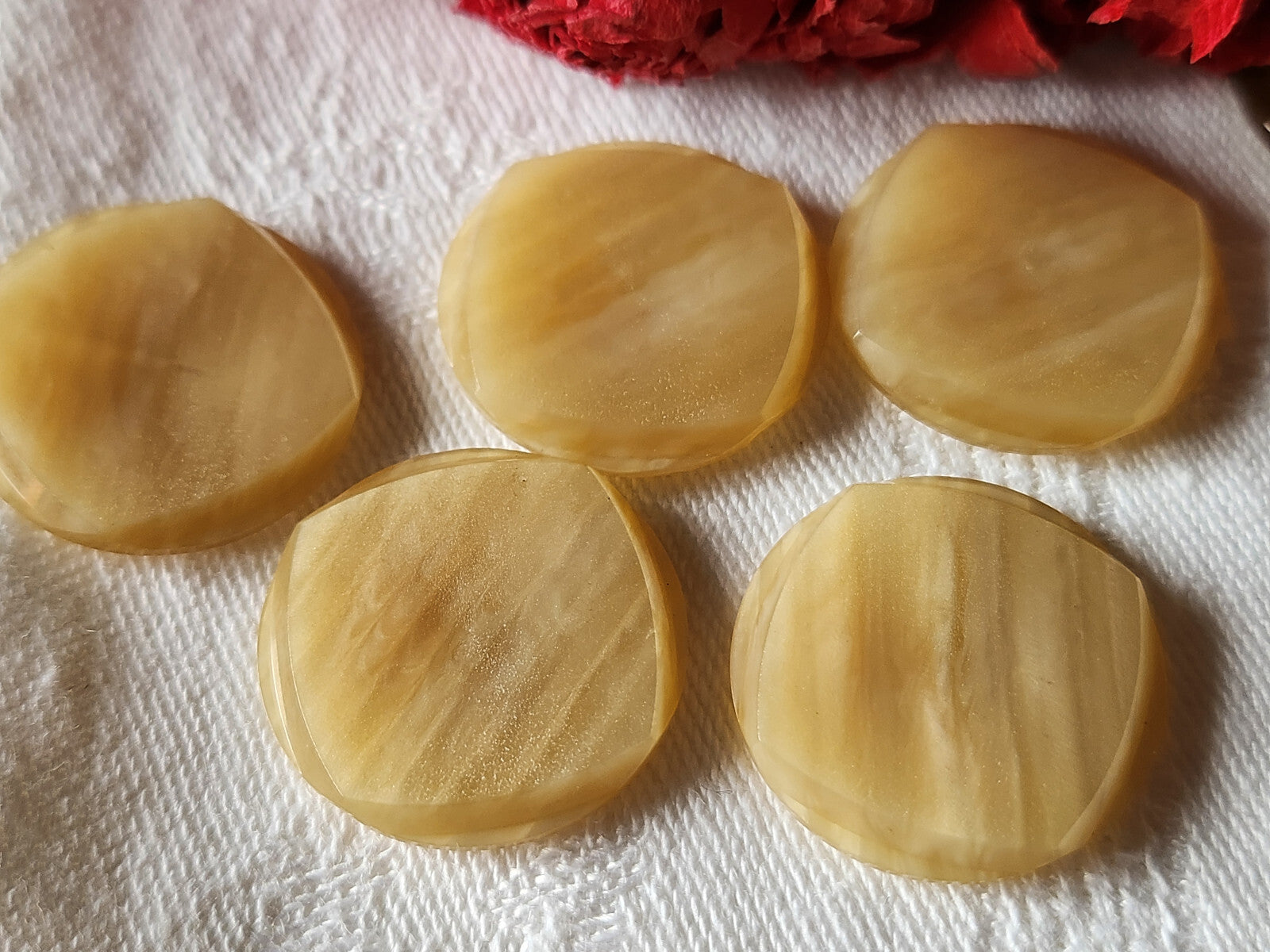 Lot 5 boutons vintage beige hyper fin à pied 2,3 cm ref 3146