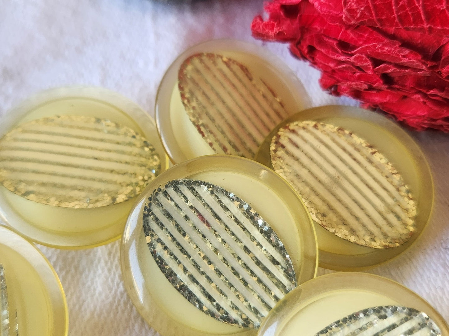 Lot 6 boutons vintage creme paillette à pied 2,2 cm superbe ref 5231