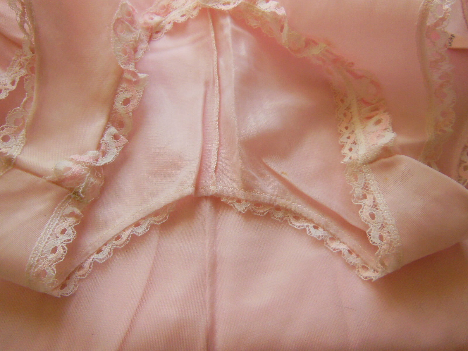 Fond de robe ancien rose enfant comme maman  à nettoyer B1