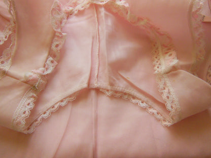 Fond de robe ancien rose enfant comme maman  à nettoyer B1
