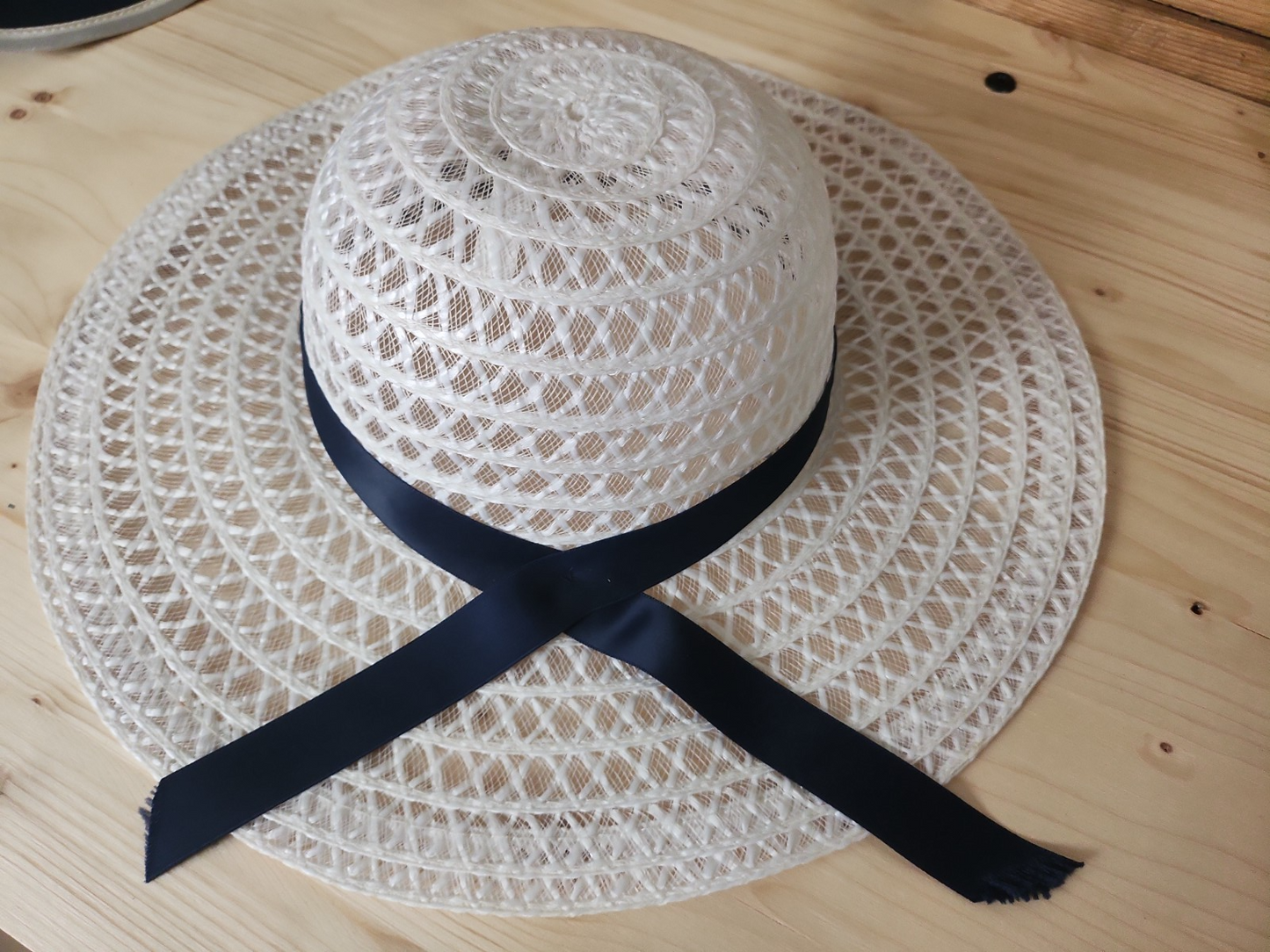 Lot 12 chapeaux de cérémonies année 1990/2000 voir description annonce